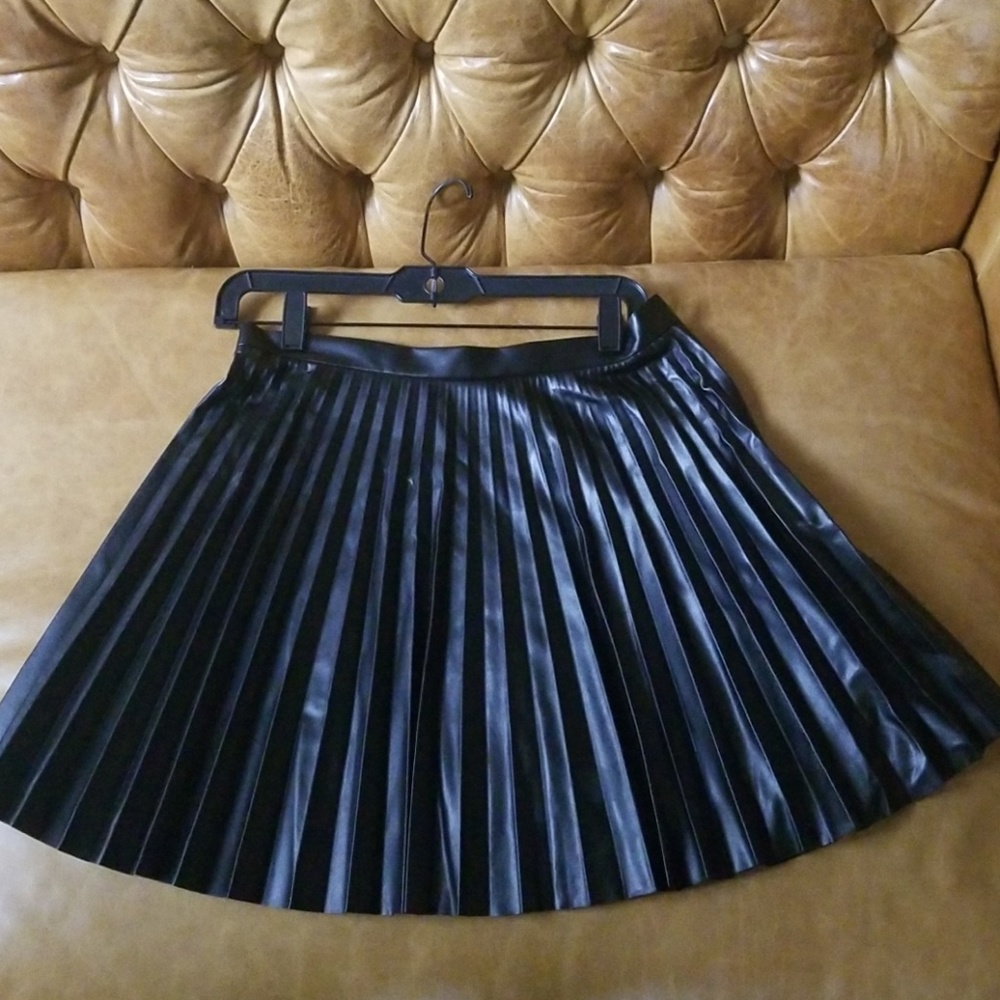💥Faux leather mini skirt